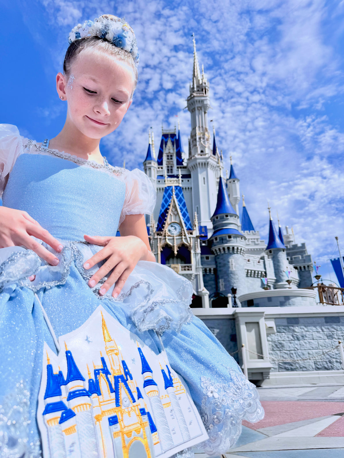 Detailed Castle flat bag (READY TO SHIP)