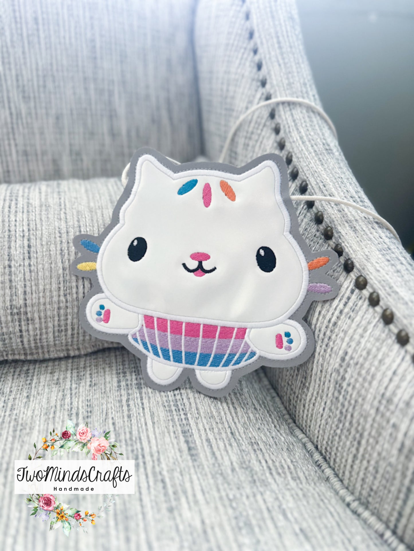White cat cupcake flat lay bag (READY TO SHIP)