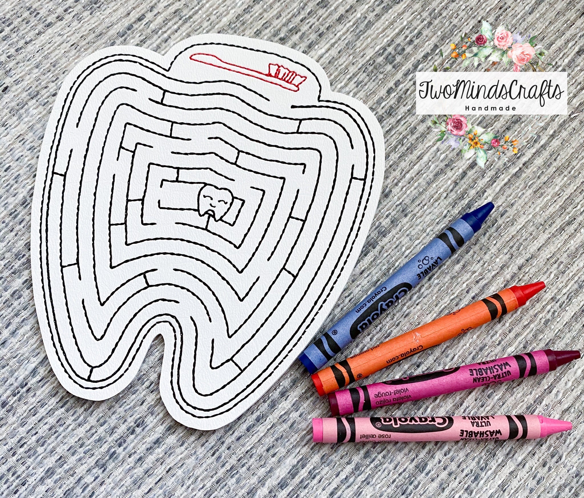 Tooth Maze (READY TO SHIP) – TwoMindsCrafts